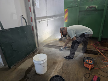 תיקוני איטום באזורי חיץ בשטחים משותפים